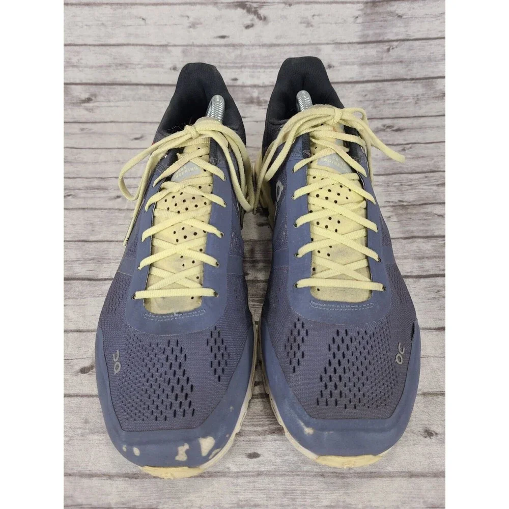 On Womens Swiss Engineering Cloudflow Gray‎ Running Shoes Sneakers Size 9